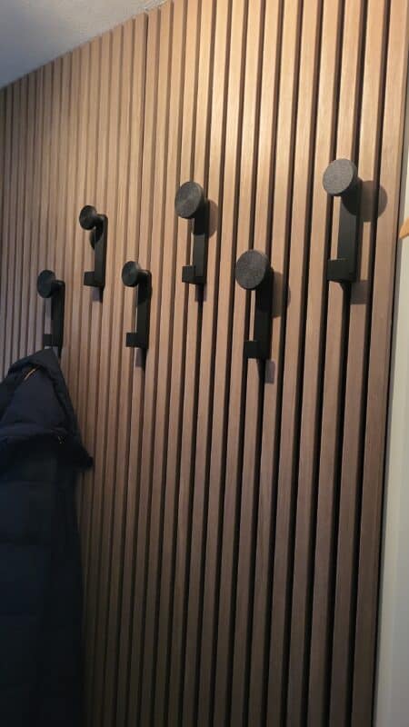 3-sided wood veneer acoustic panel - Mocha (black felt) - 260 x 60cm - Image 4